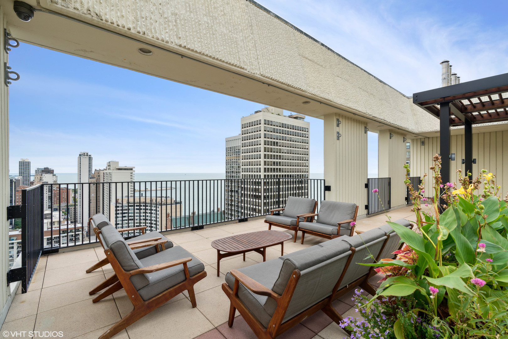 100 E Bellevue Place Unit: 18D