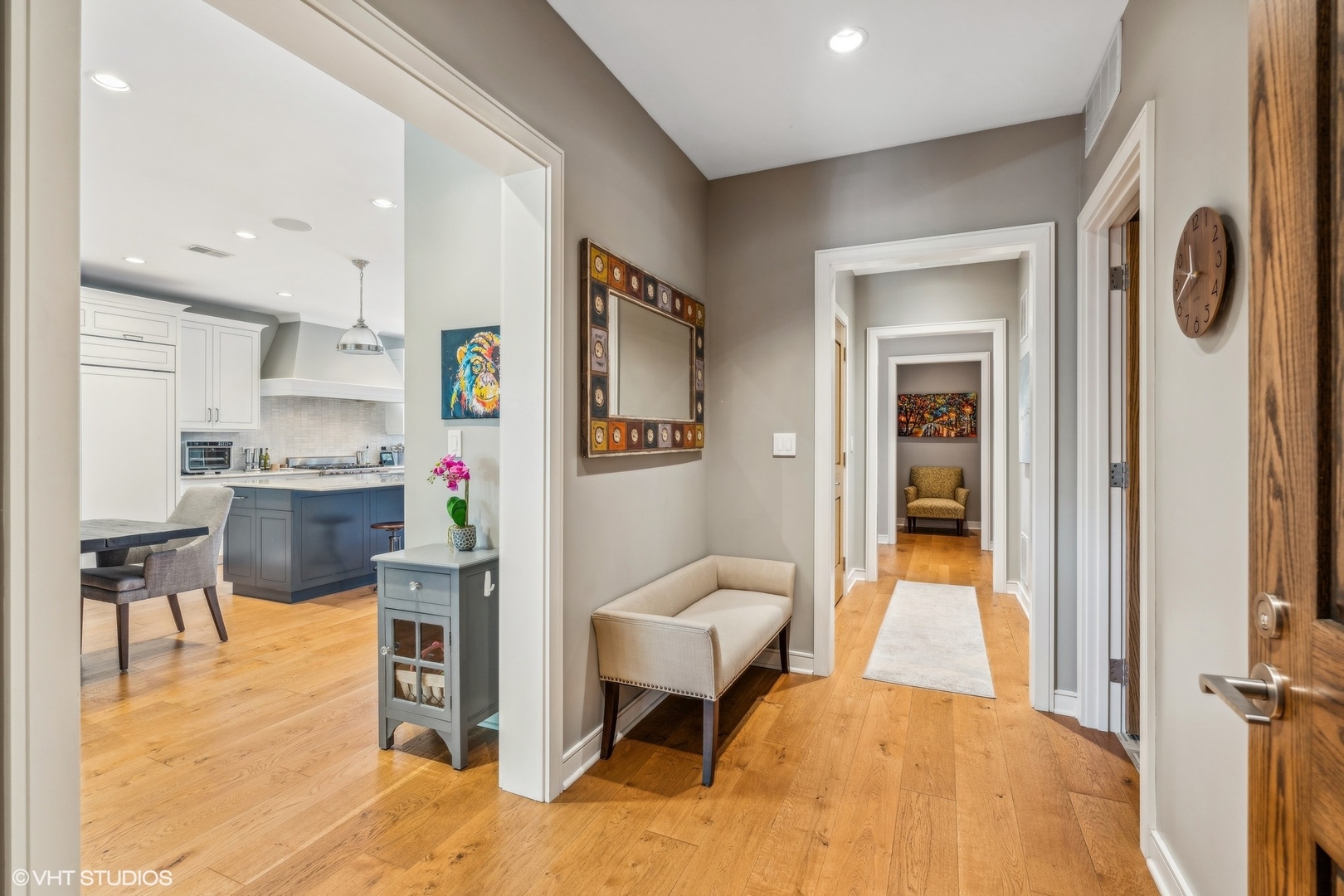 2636 N Lakewood Avenue Unit: 2