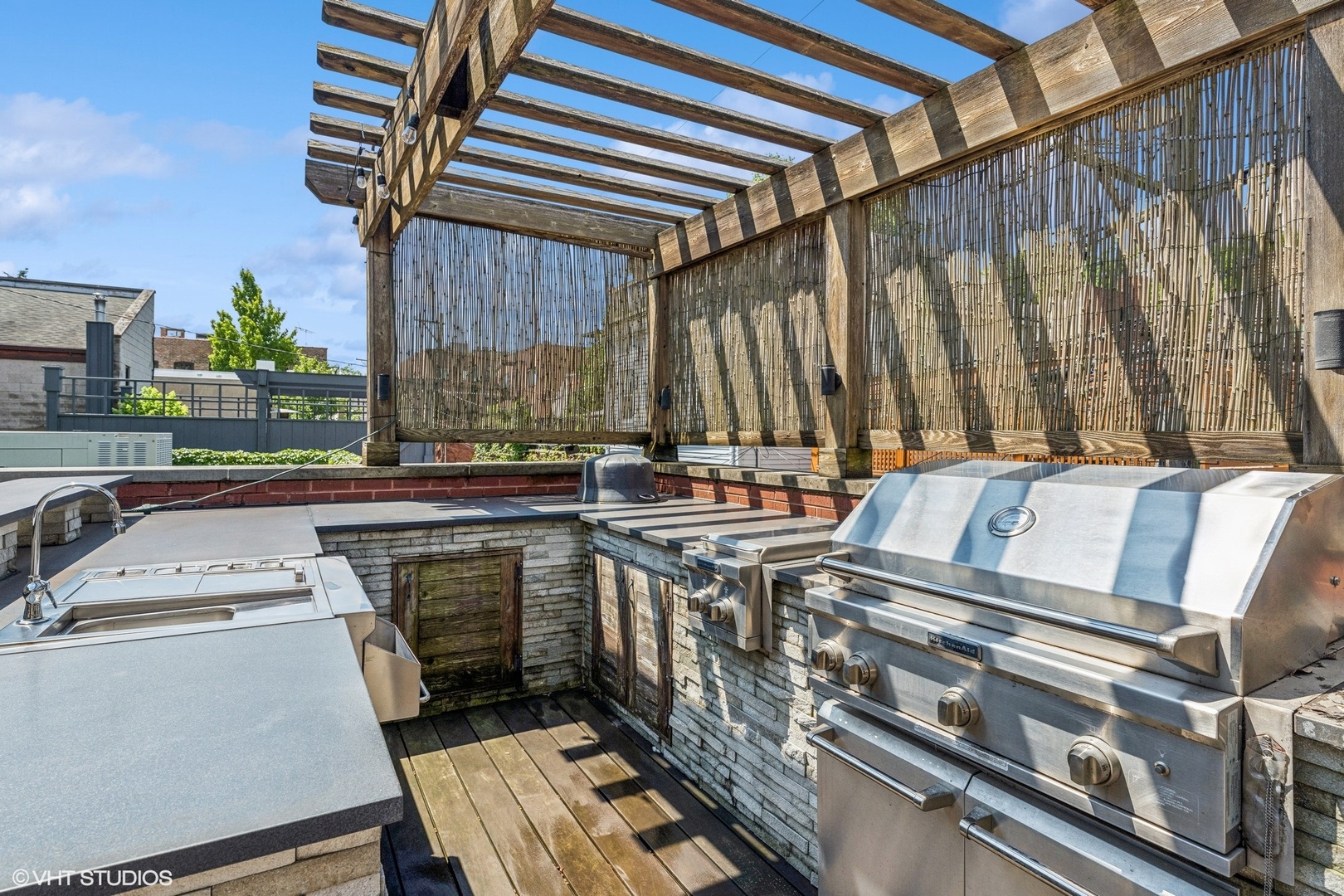 2636 N Lakewood Avenue Unit: 2