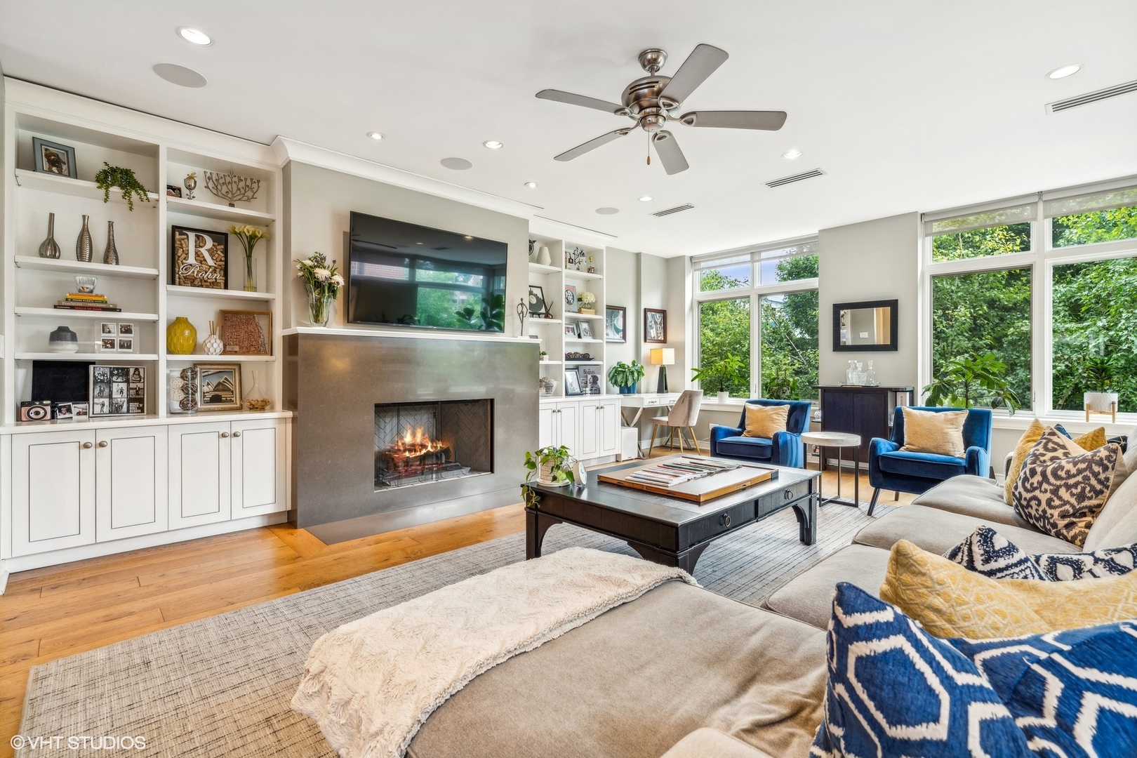 2636 N Lakewood Avenue Unit: 2