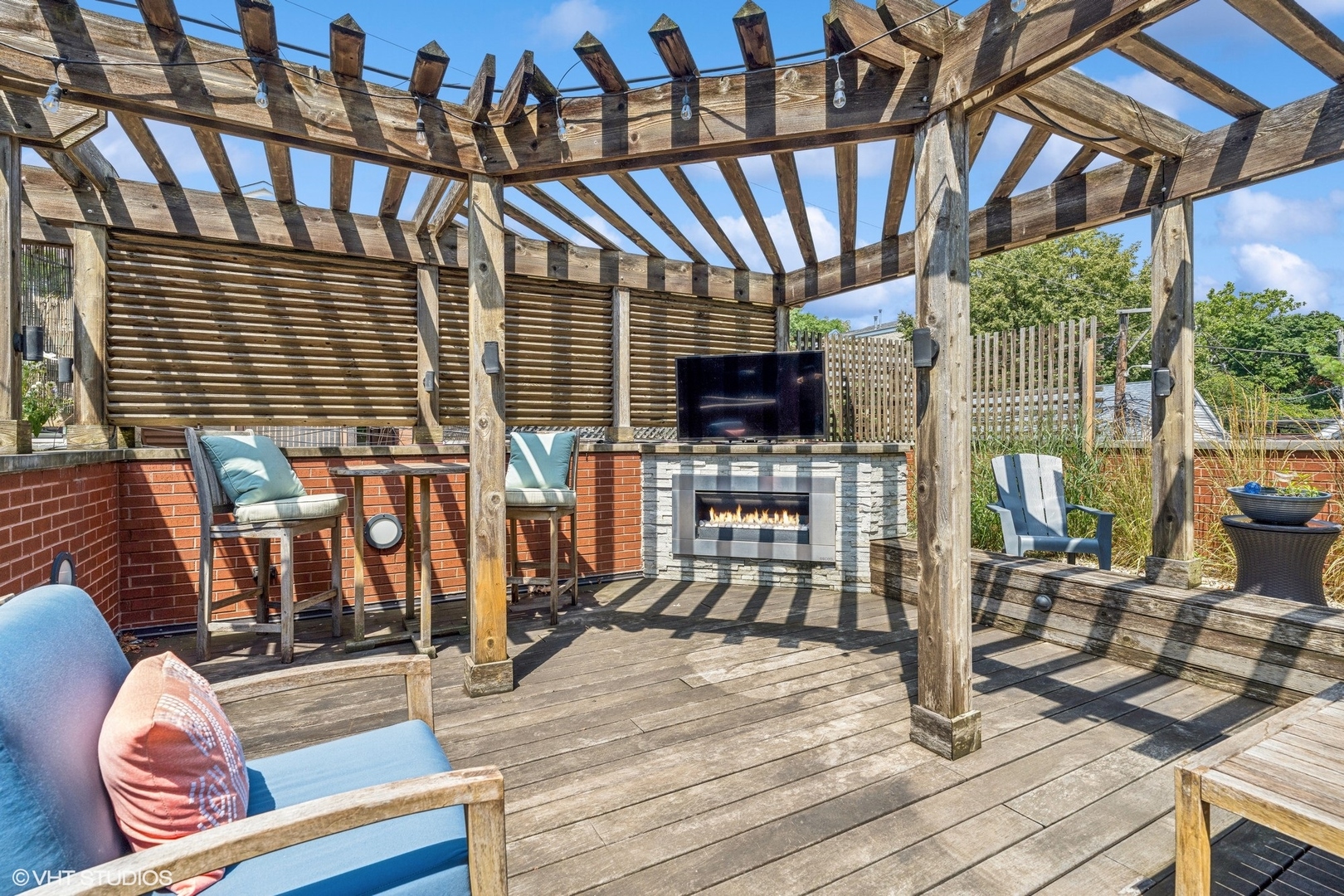 2636 N Lakewood Avenue Unit: 2