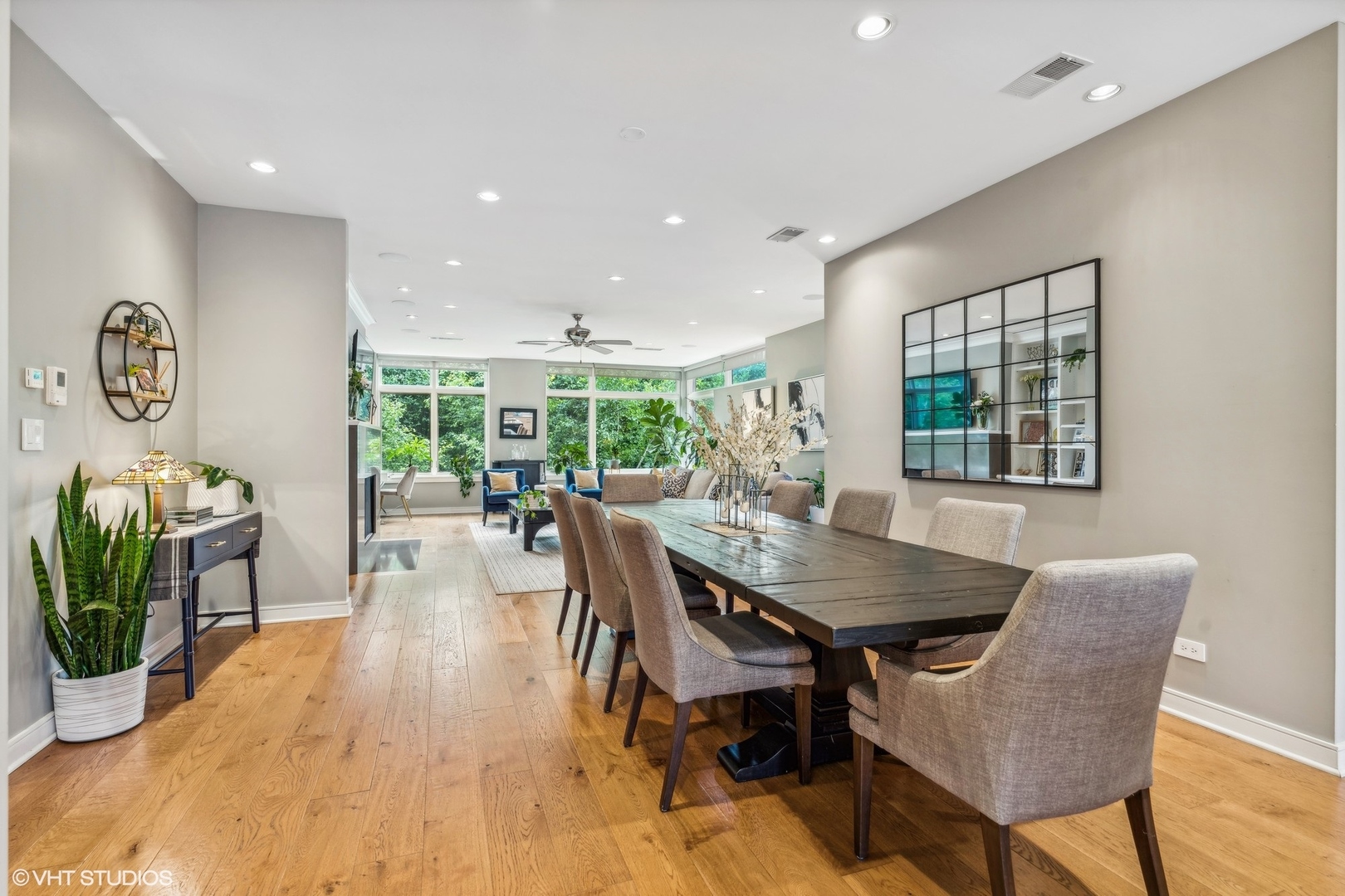 2636 N Lakewood Avenue Unit: 2