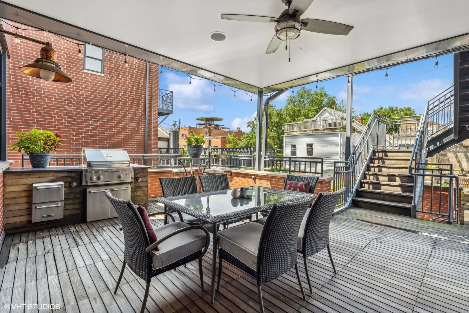 2636 N Lakewood Avenue Unit: 2