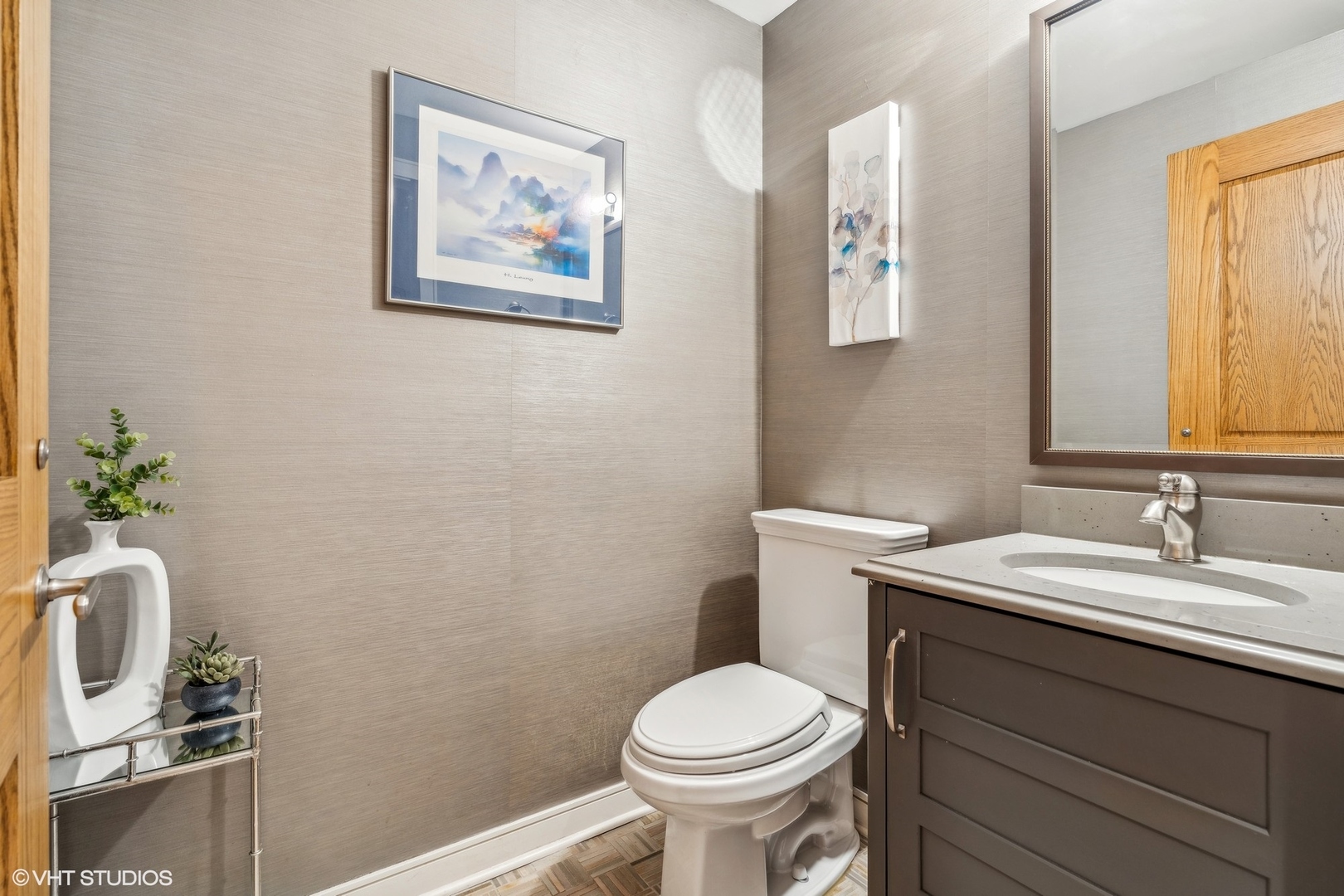 2636 N Lakewood Avenue Unit: 2