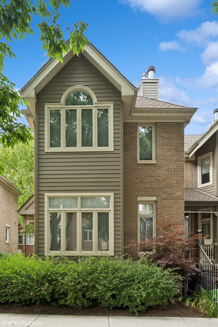 1248 W Fletcher Street Unit: A