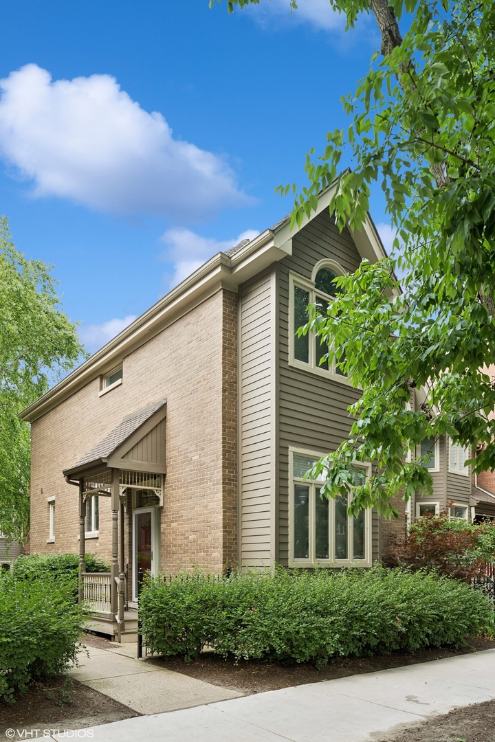 1248 W Fletcher Street Unit: A