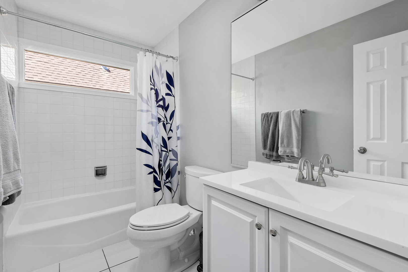 1248 W Fletcher Street Unit: A