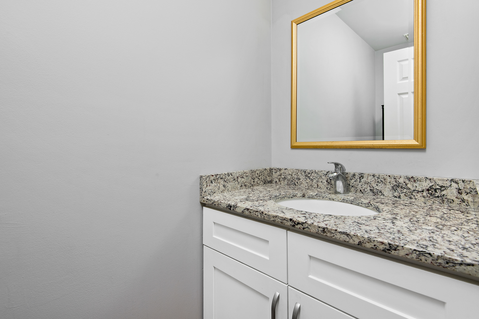 1248 W Fletcher Street Unit: A