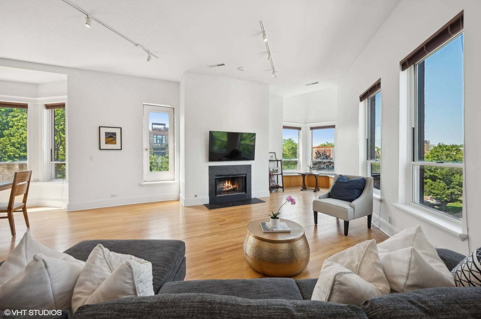 1313 N WOOD Street Unit: 3