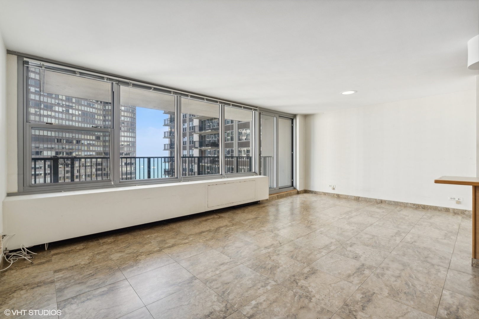 400 E RANDOLPH Street Unit: 2525