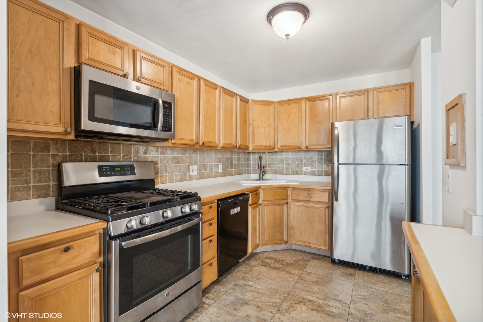 400 E RANDOLPH Street Unit: 2525