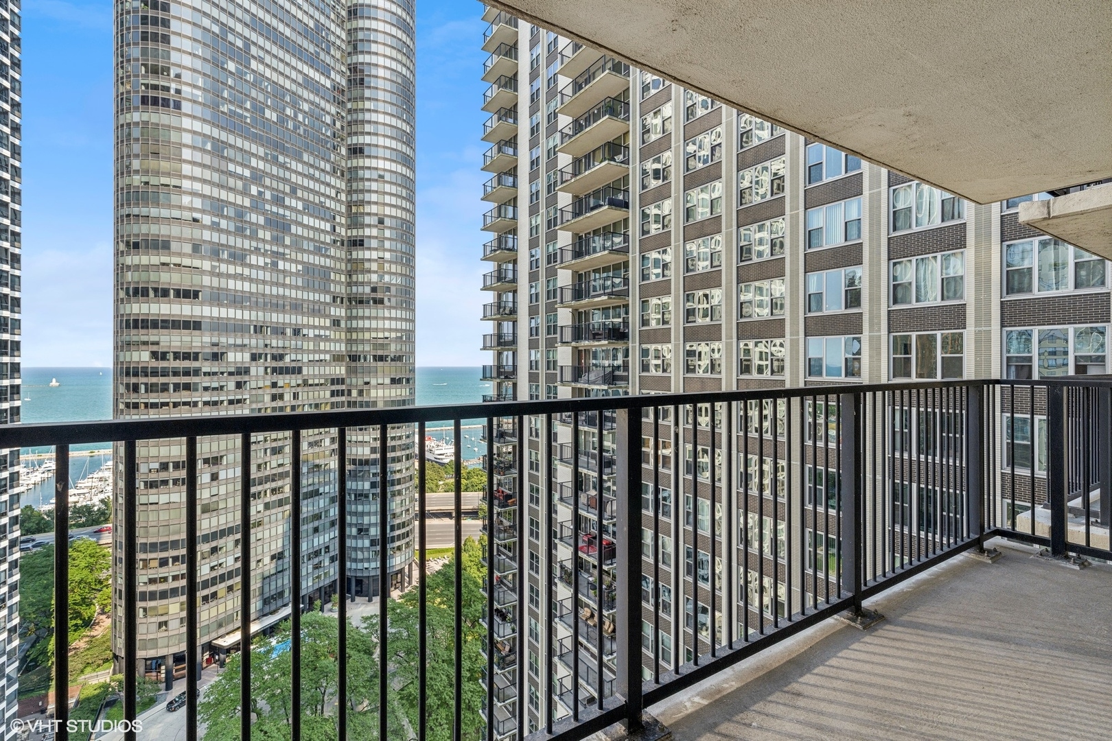 400 E RANDOLPH Street Unit: 2525