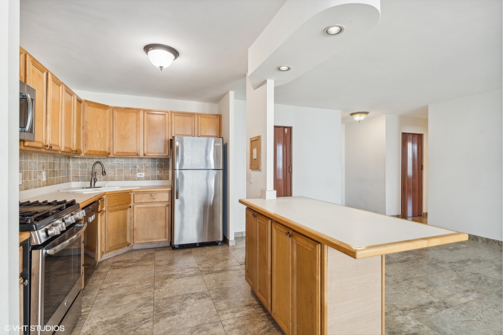 400 E RANDOLPH Street Unit: 2525