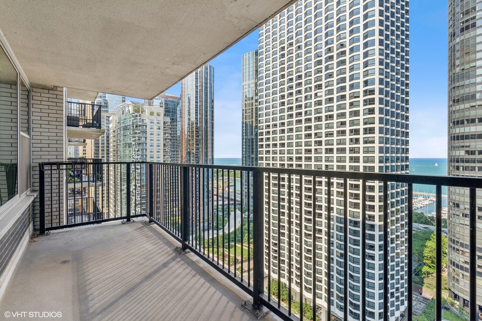 400 E RANDOLPH Street Unit: 2525
