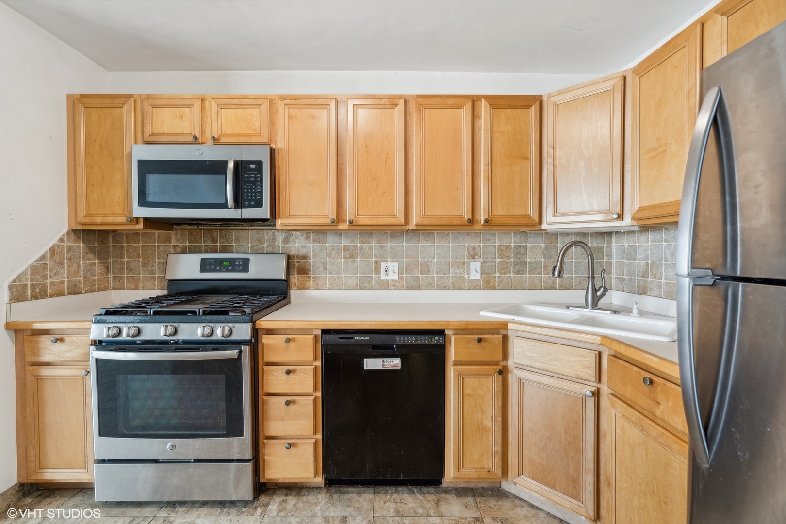 400 E RANDOLPH Street Unit: 2525