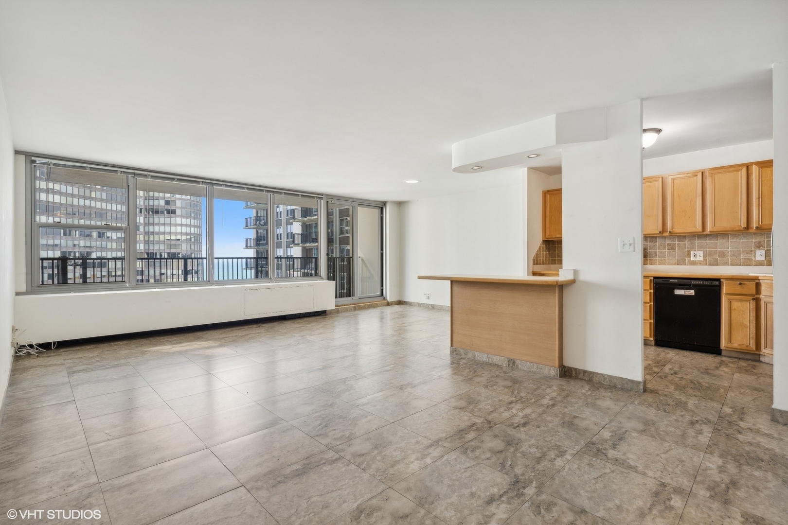 400 E RANDOLPH Street Unit: 2525