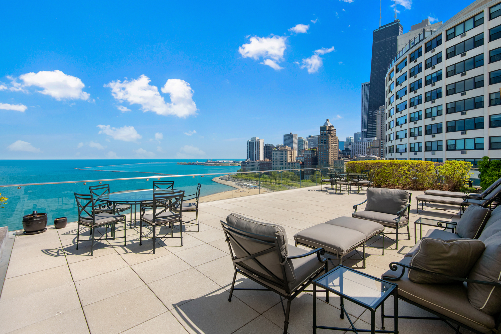 1200 N Lake Shore Drive Unit: M3