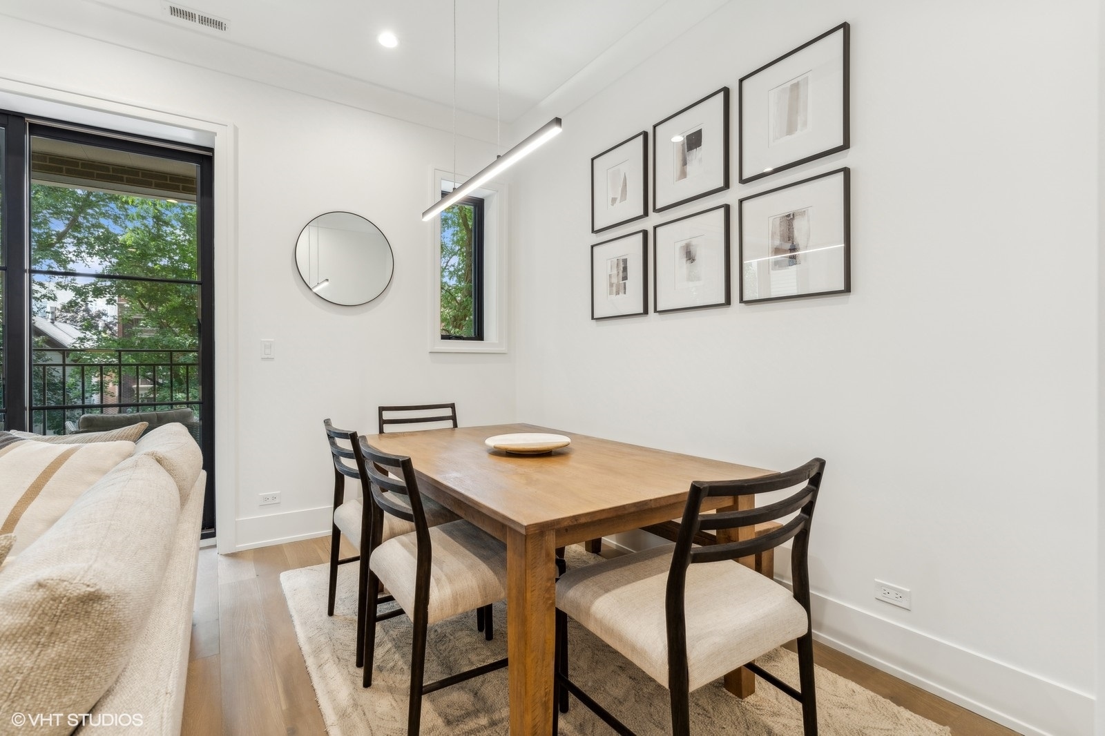 2541 N Wayne Avenue Unit: 2S