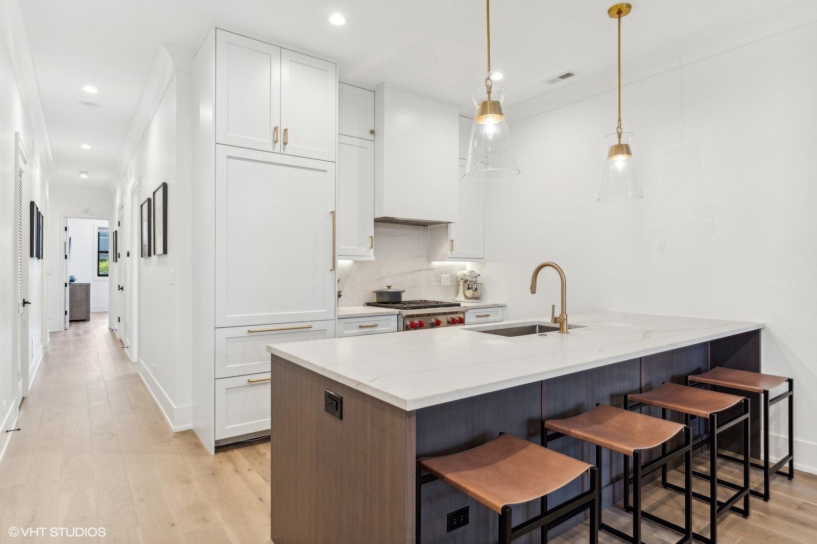 2541 N Wayne Avenue Unit: 2S