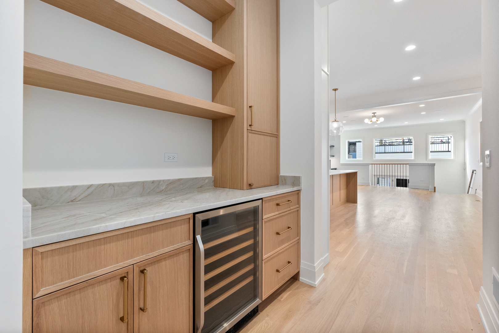 1924 W Cornelia Avenue