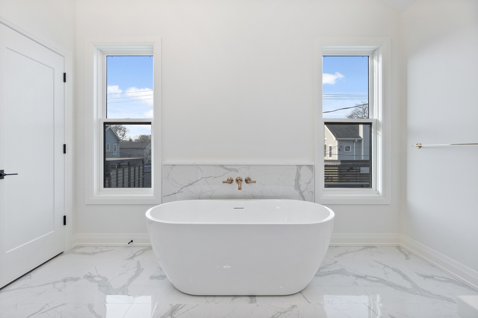 1924 W Cornelia Avenue