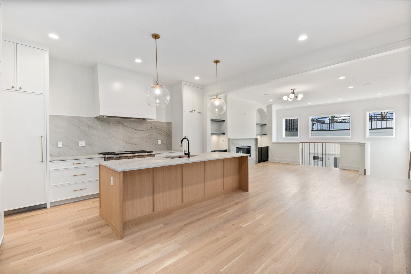 1924 W Cornelia Avenue