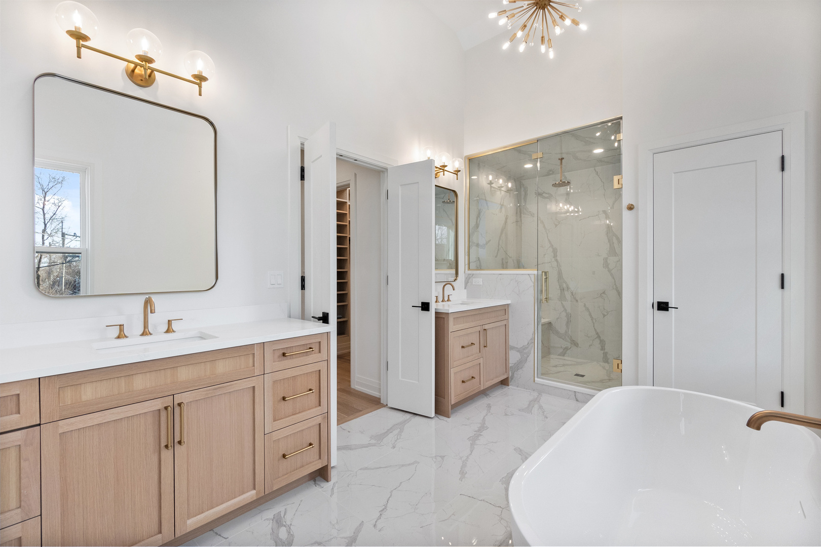 1924 W Cornelia Avenue