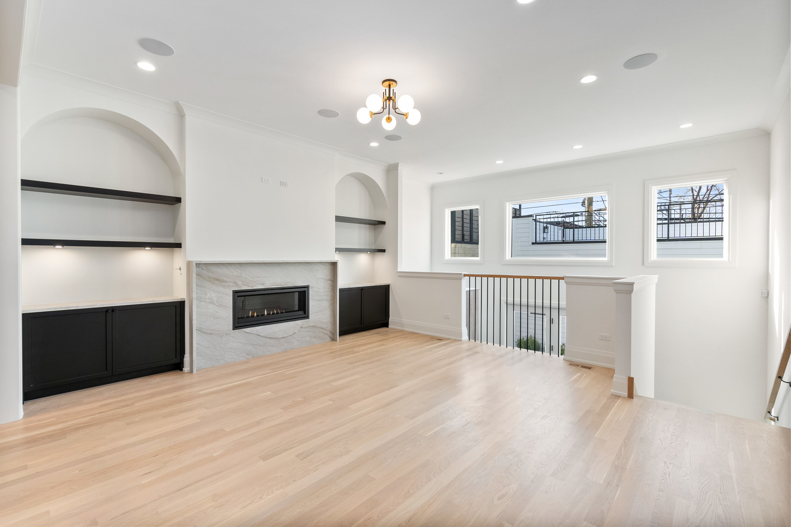 1924 W Cornelia Avenue