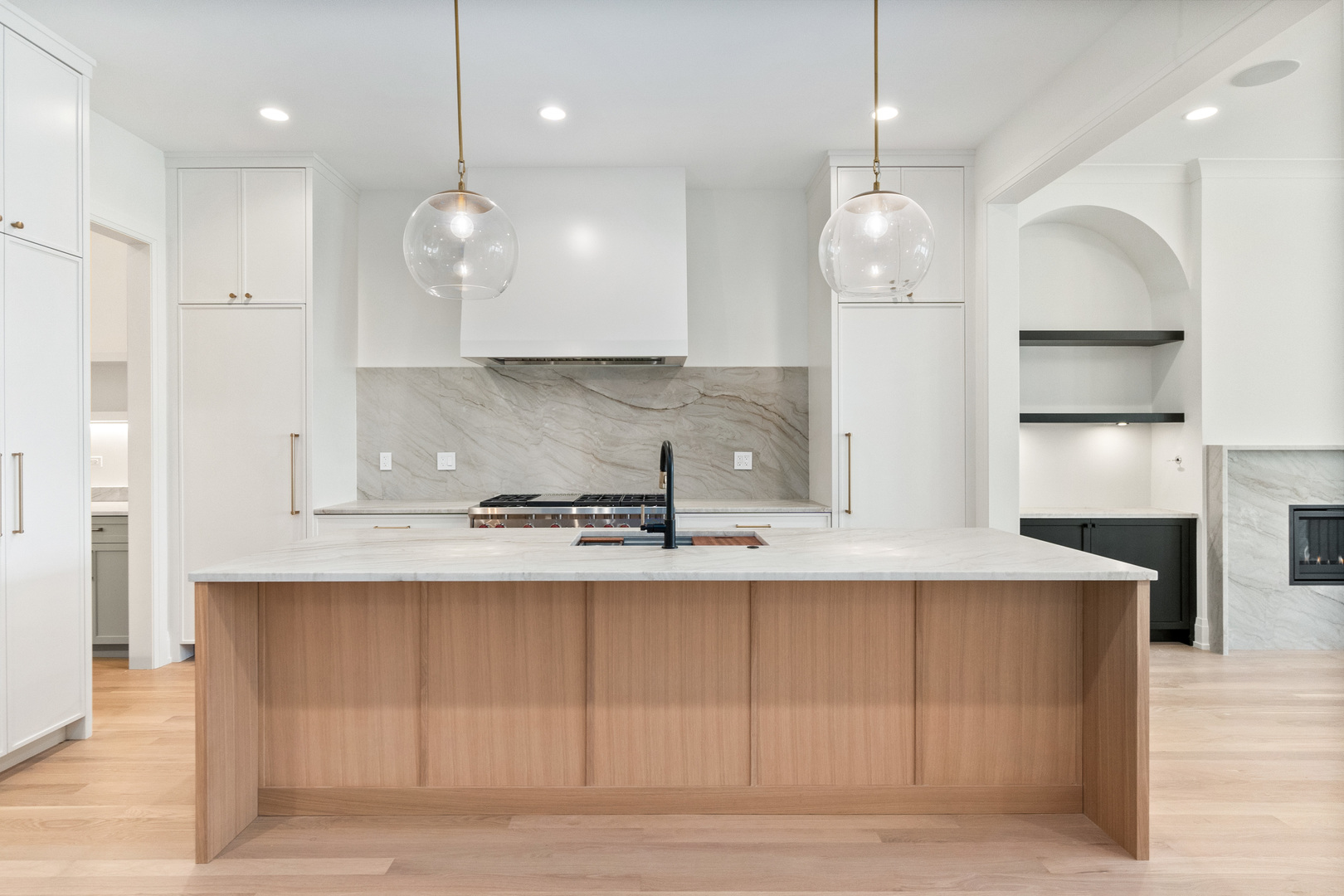 1924 W Cornelia Avenue