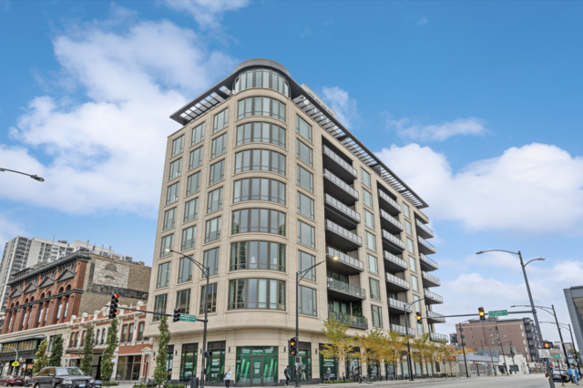 1550 N Clark Street Unit: 802