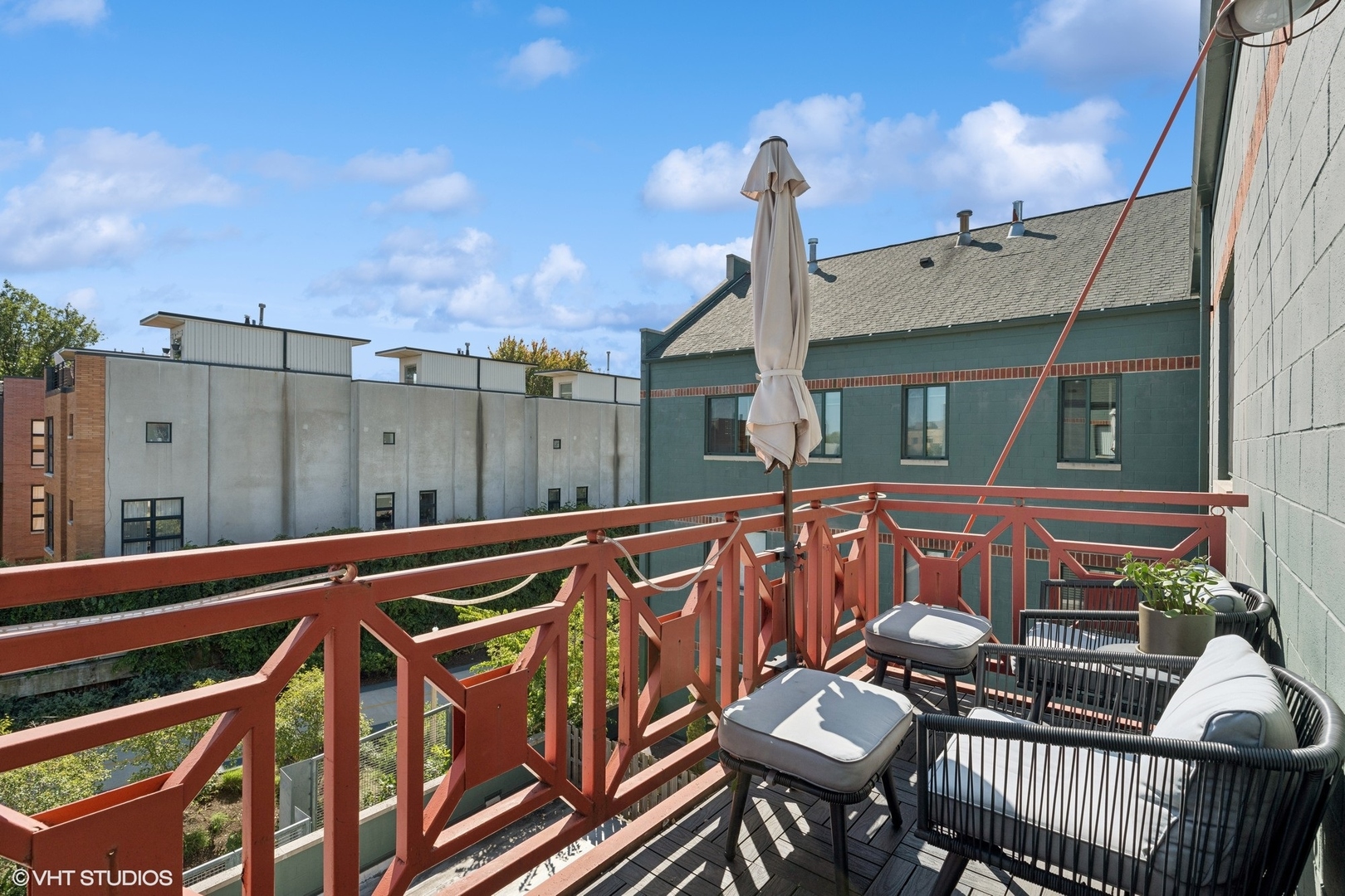 2007 W Churchill Street Unit: 406