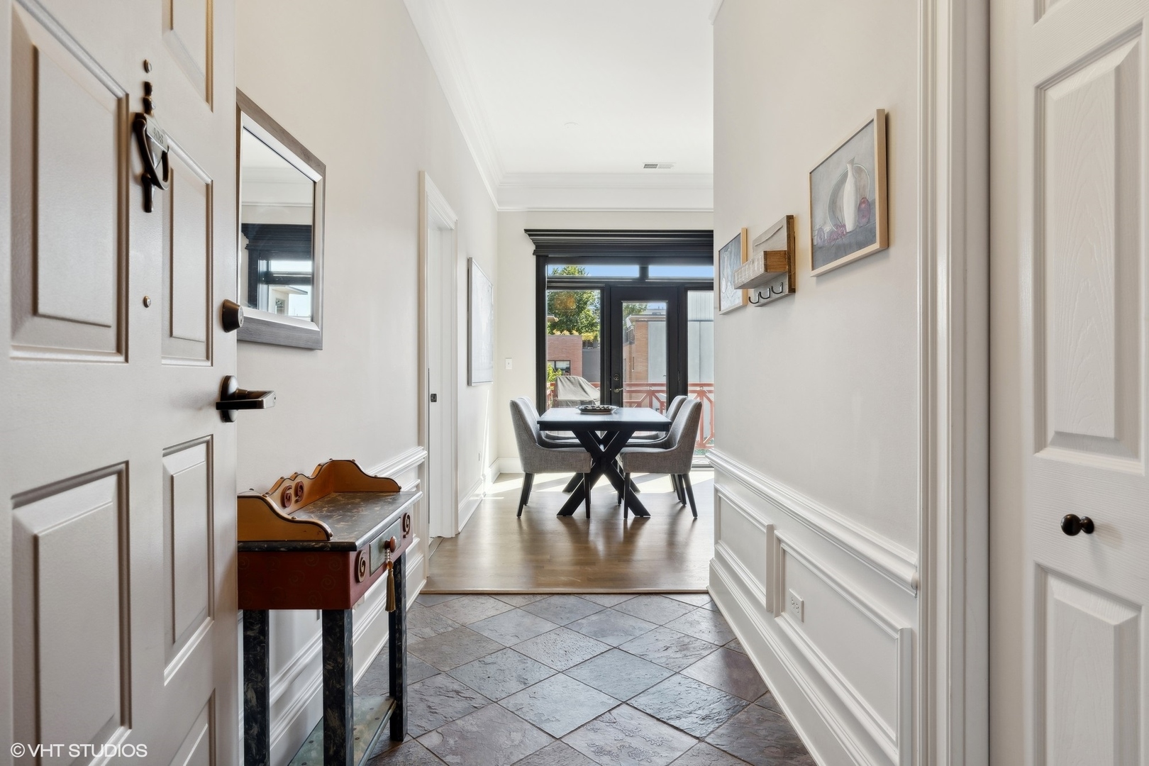 2007 W Churchill Street Unit: 406