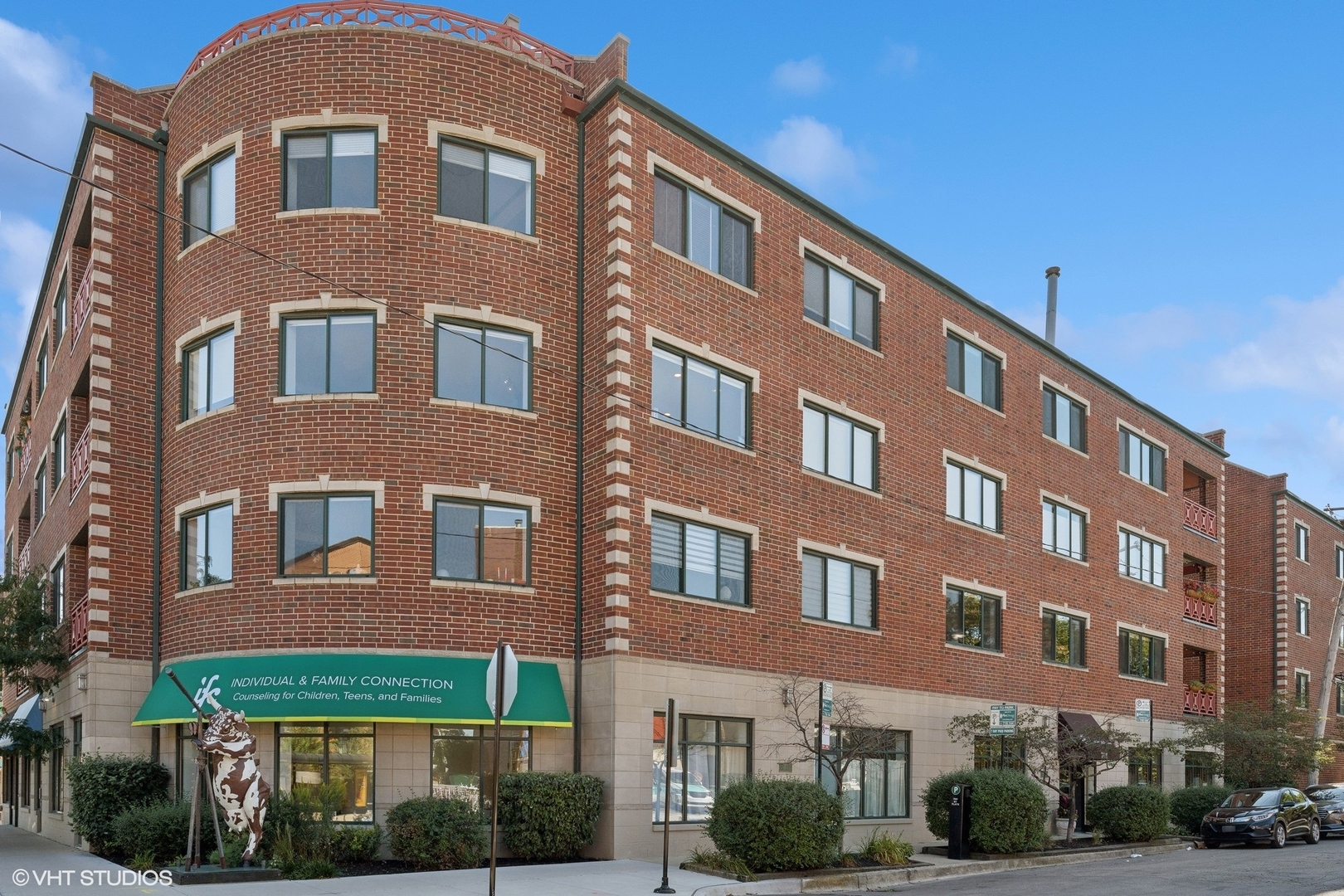 2007 W Churchill Street Unit: 406