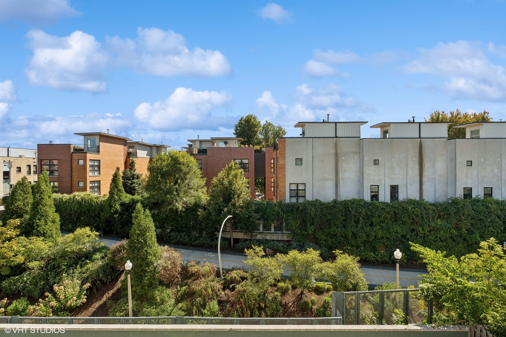 2007 W Churchill Street Unit: 406