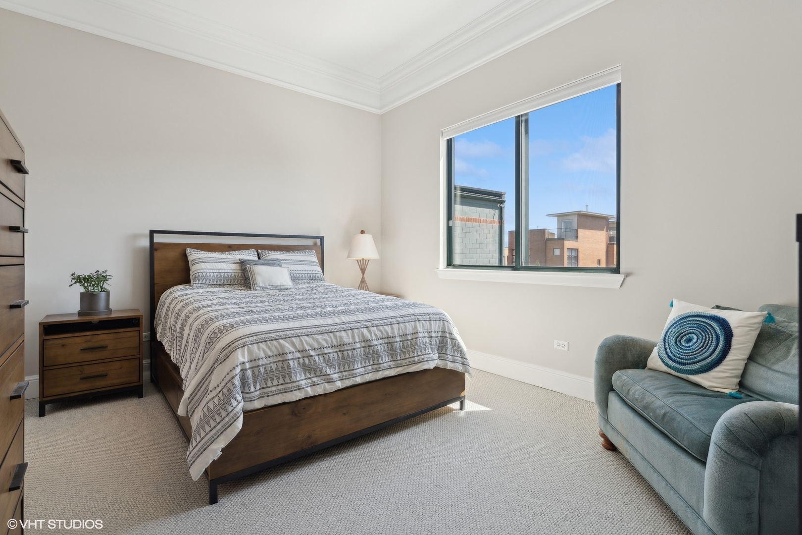 2007 W Churchill Street Unit: 406