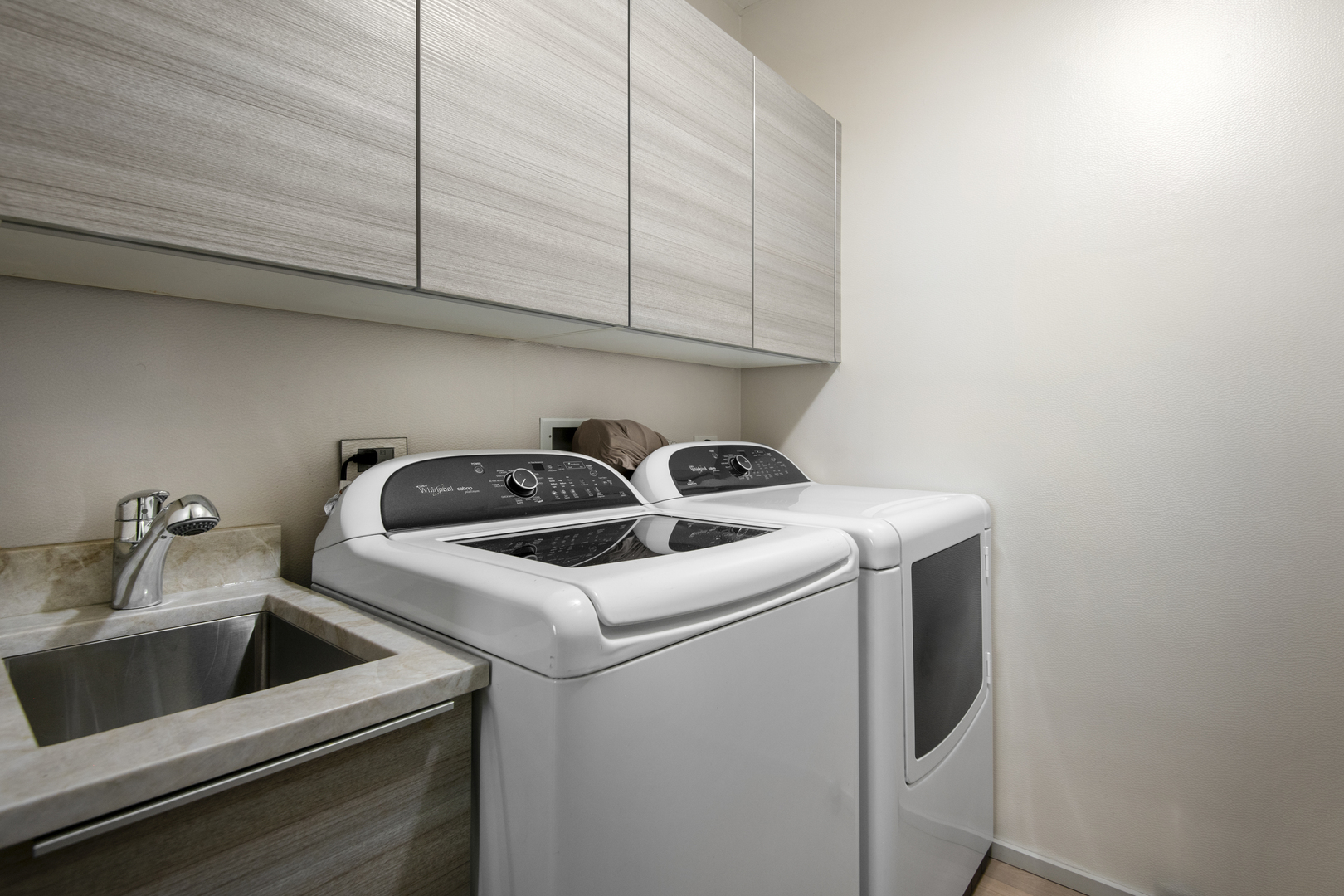 1040 N Lake Shore Drive Unit: 15A