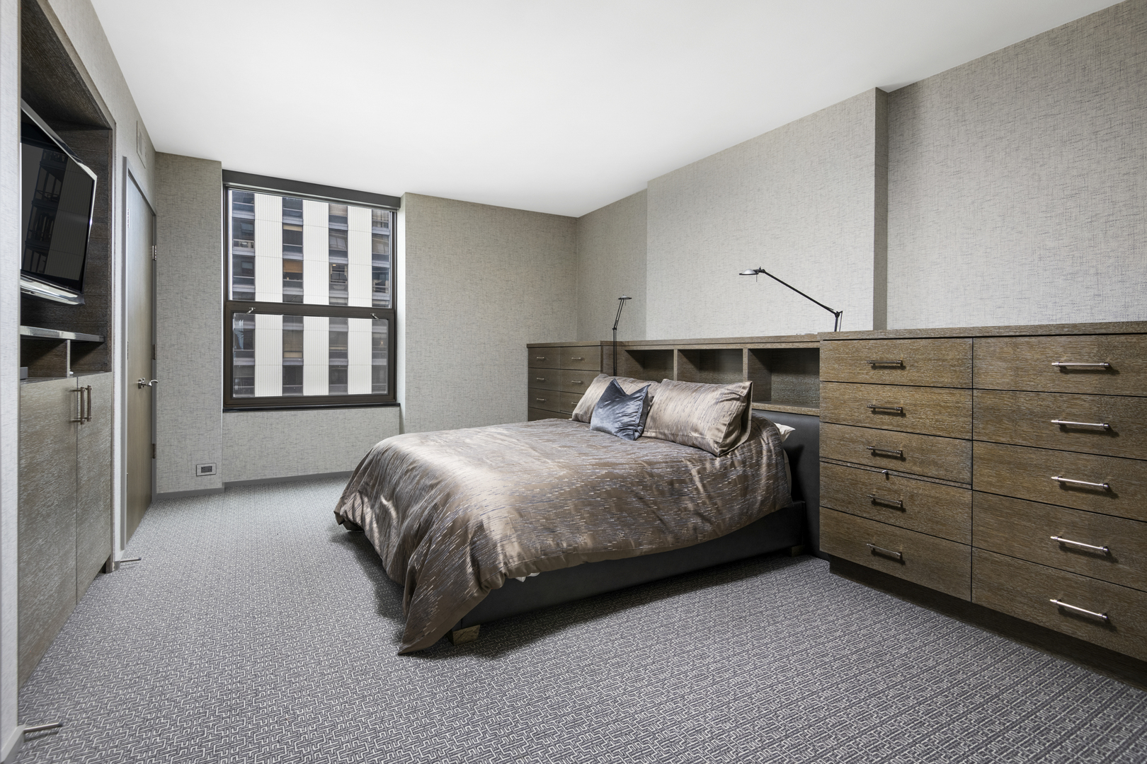 1040 N Lake Shore Drive Unit: 15A