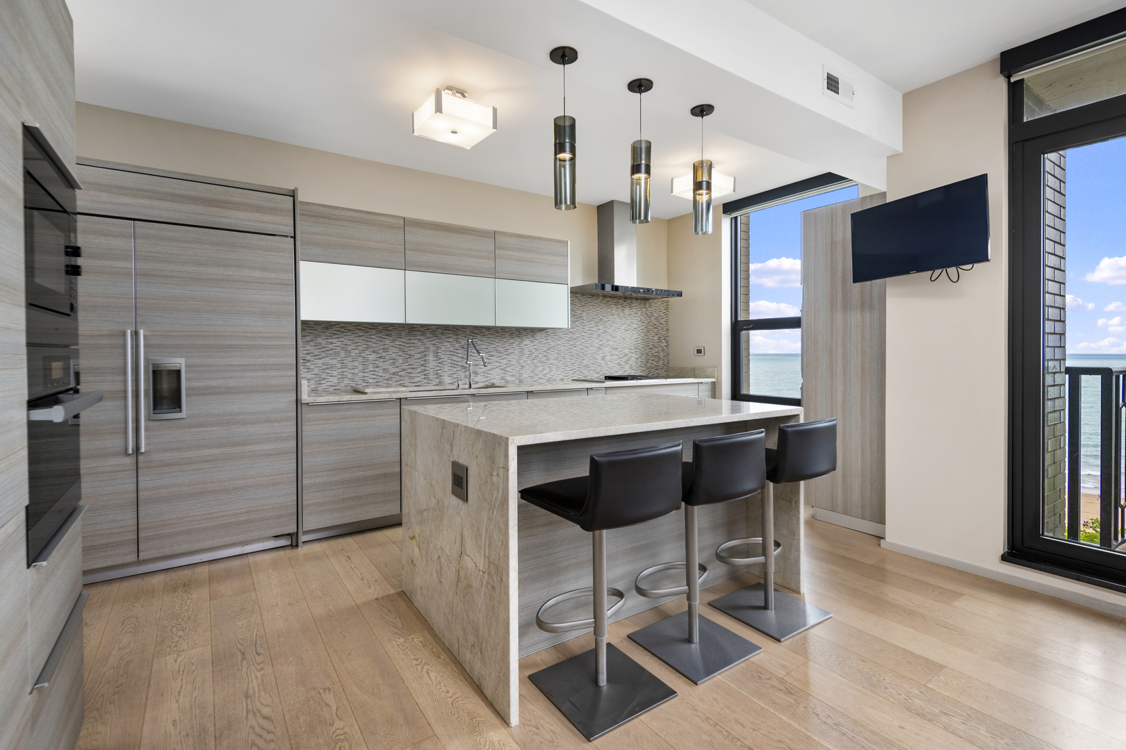 1040 N Lake Shore Drive Unit: 15A