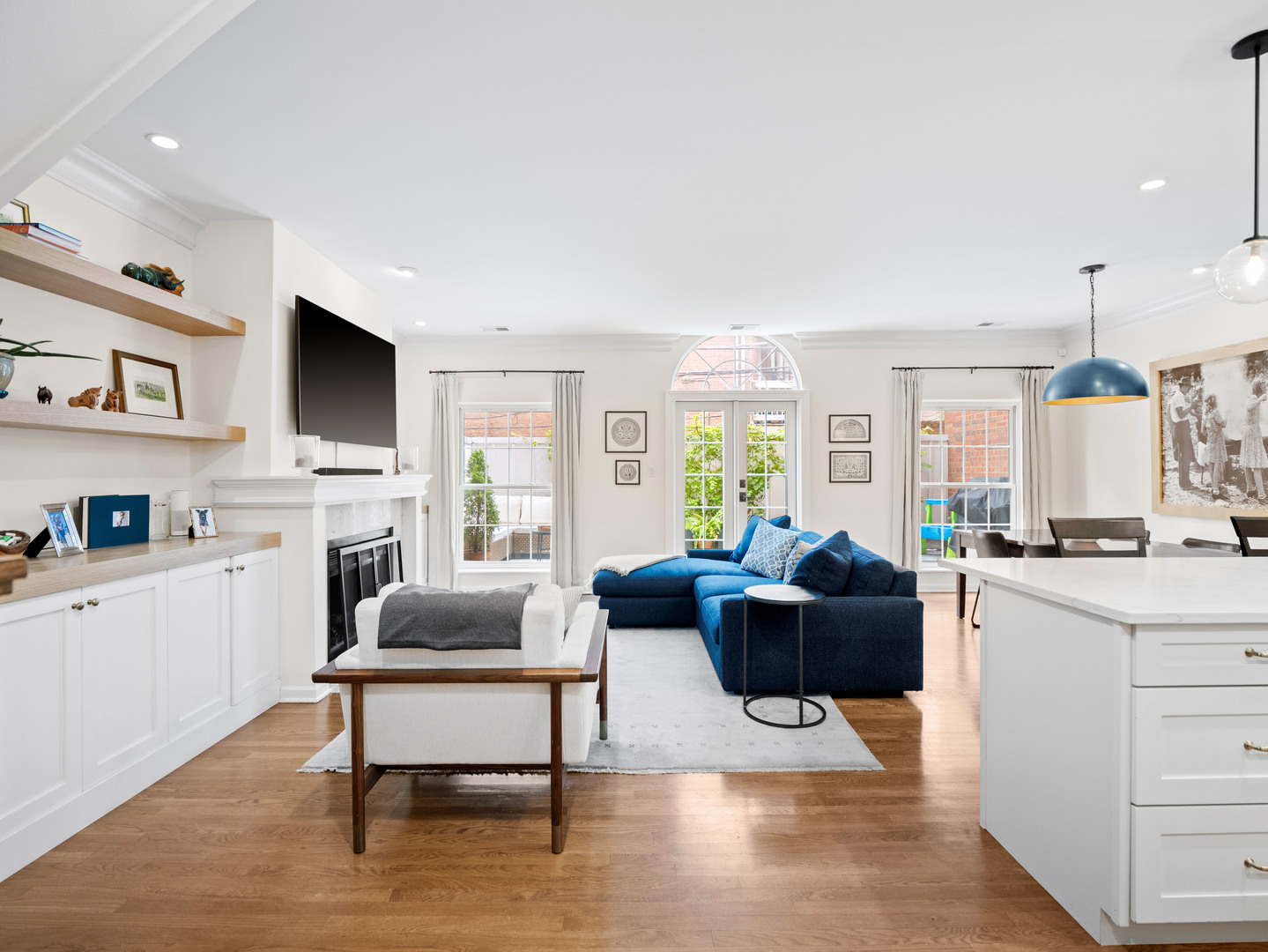 339 W Webster Avenue Unit: 8H