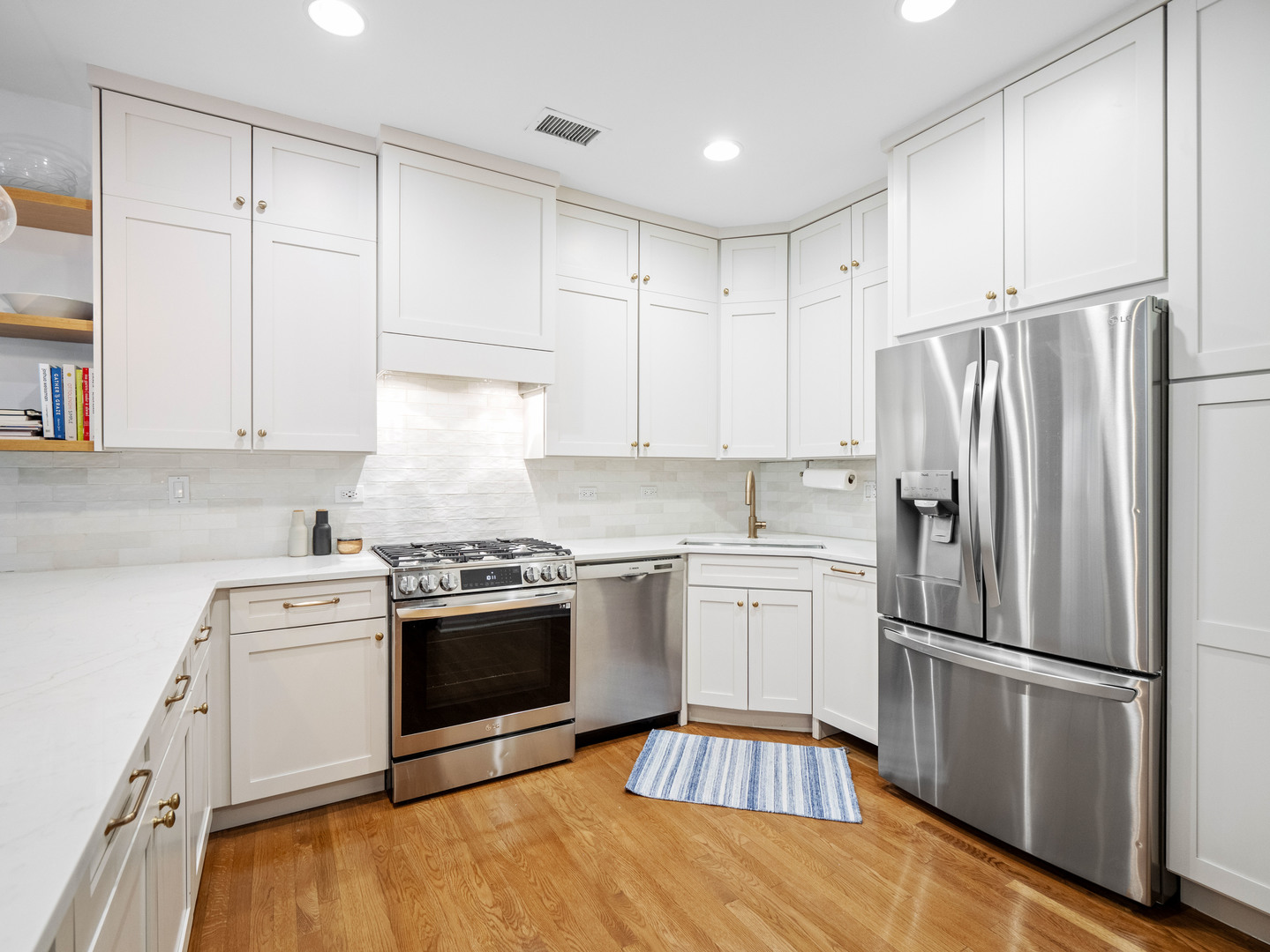339 W Webster Avenue Unit: 8H