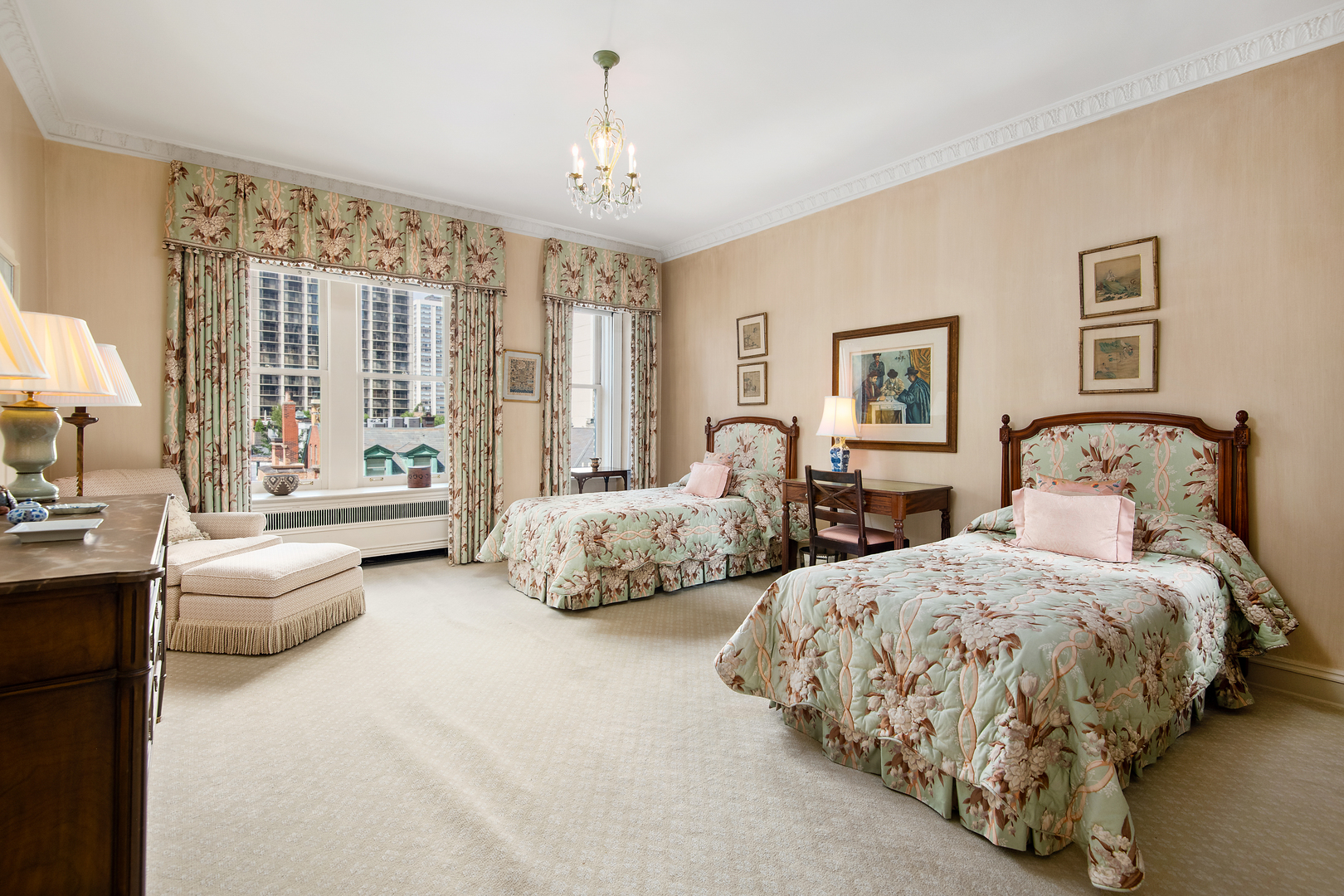 1430 N Lake Shore Drive Unit: 6