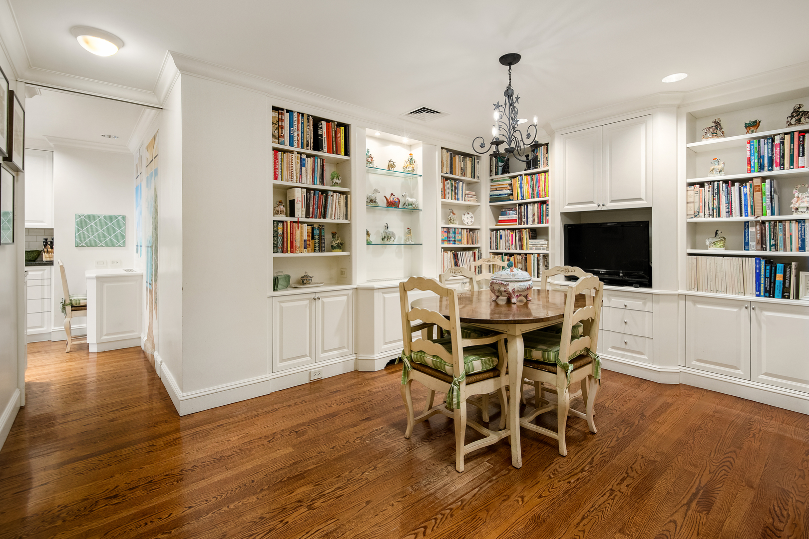 1430 N Lake Shore Drive Unit: 6