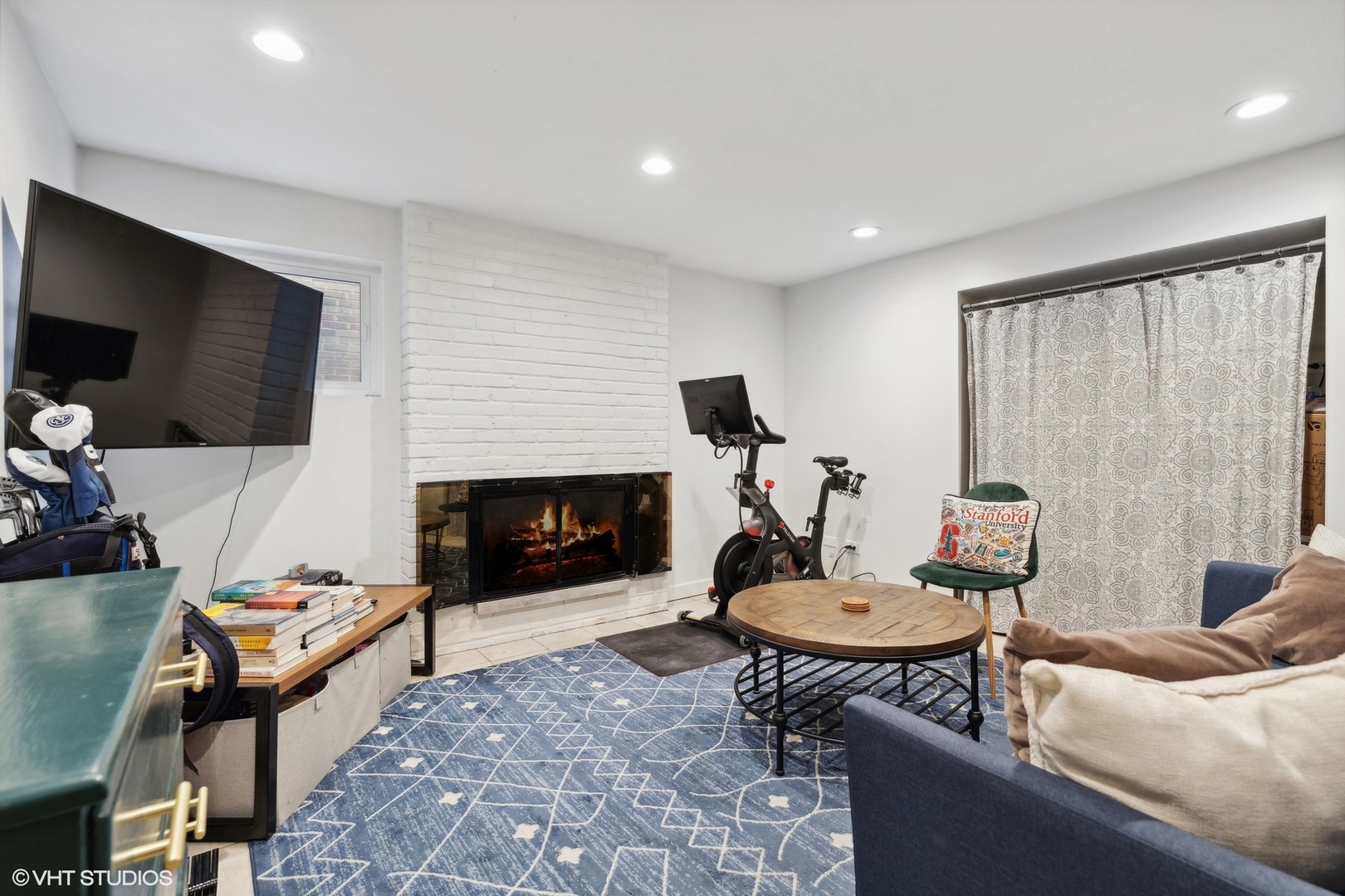1831 N Hudson Avenue Unit: D