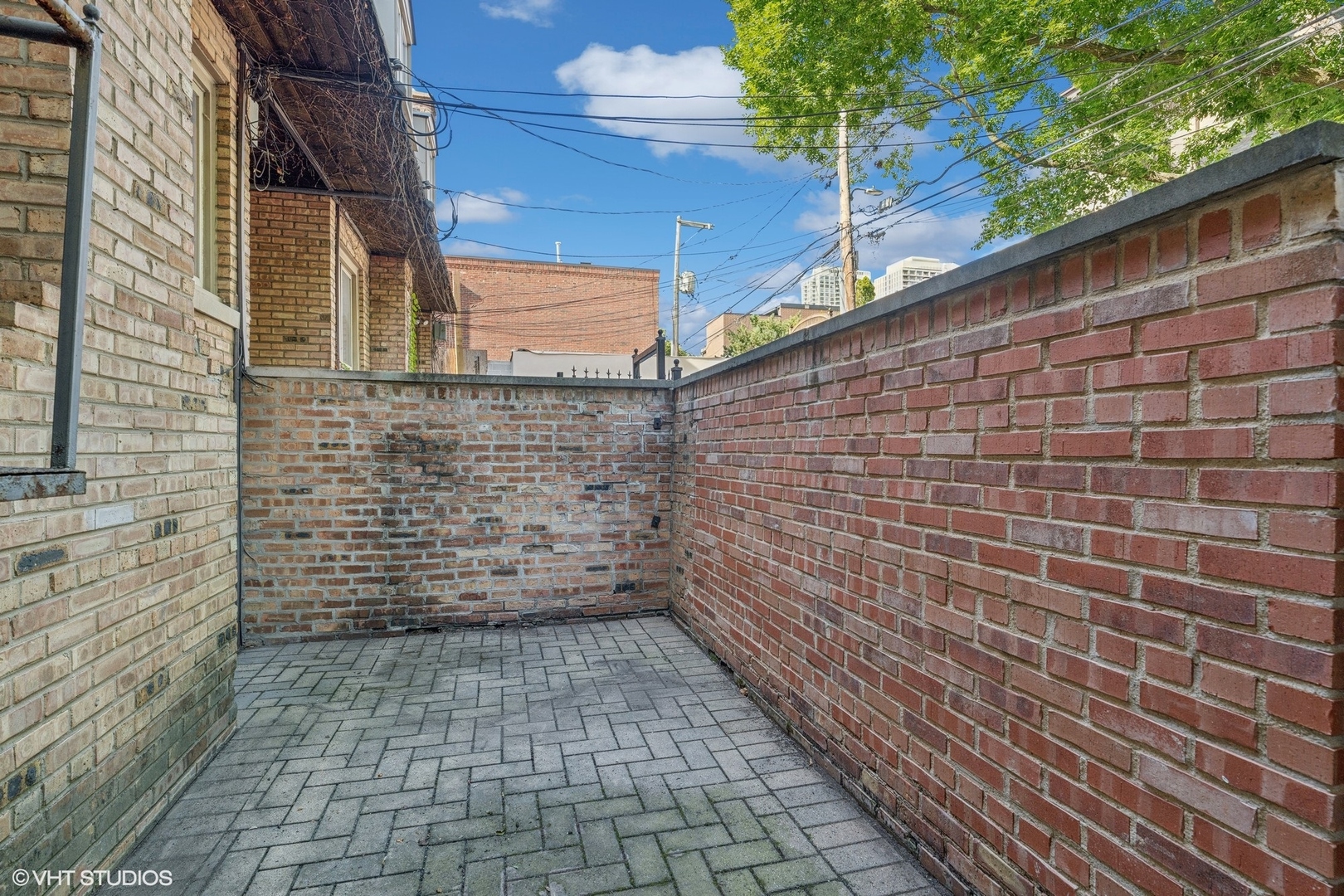 1831 N Hudson Avenue Unit: D