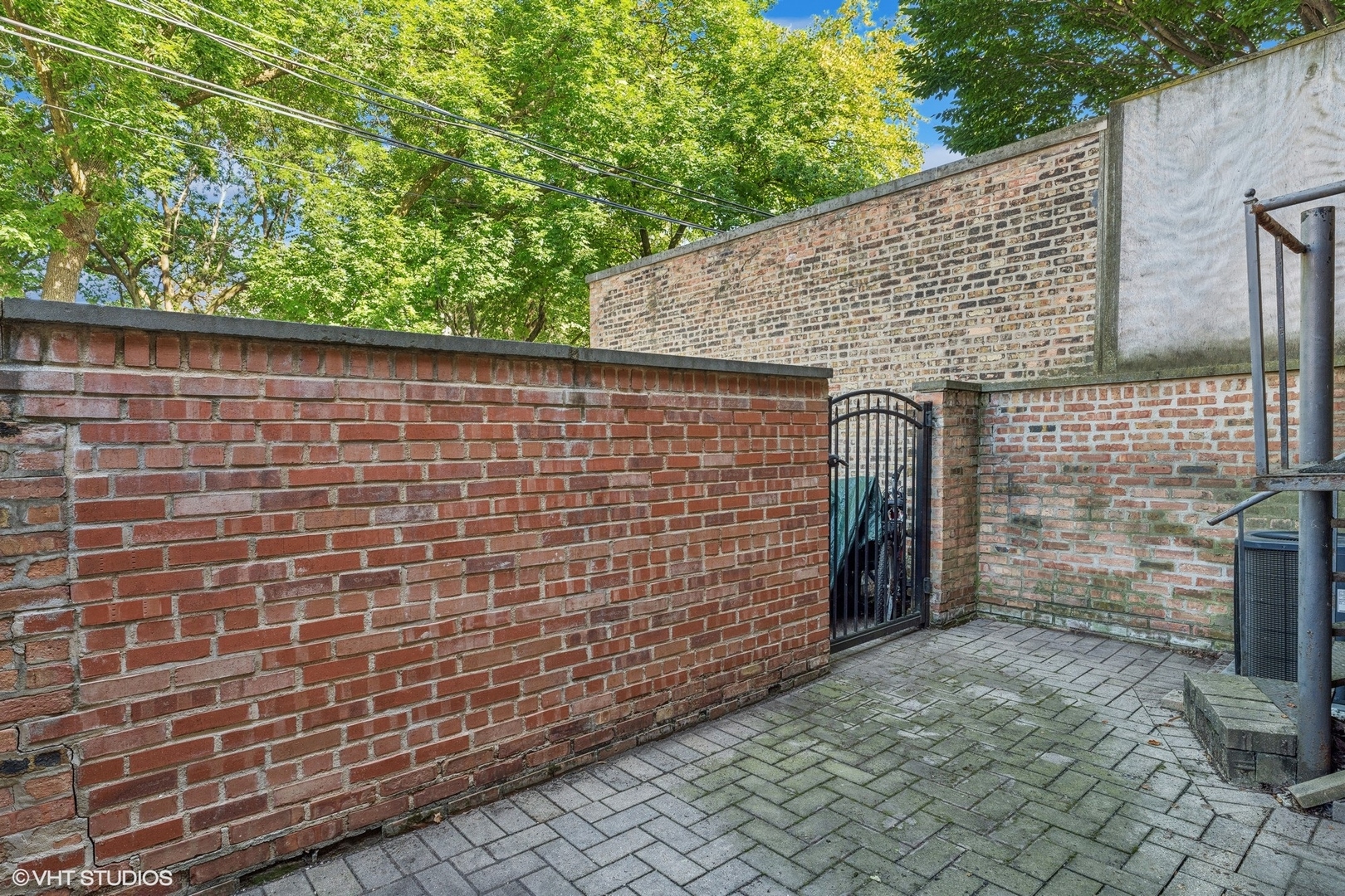 1831 N Hudson Avenue Unit: D