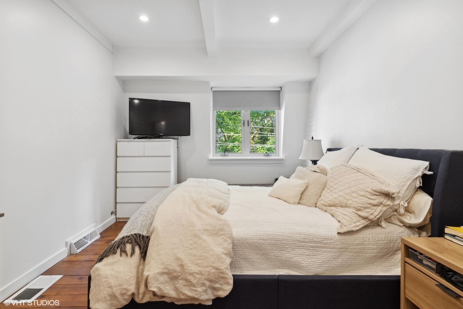 1831 N Hudson Avenue Unit: D