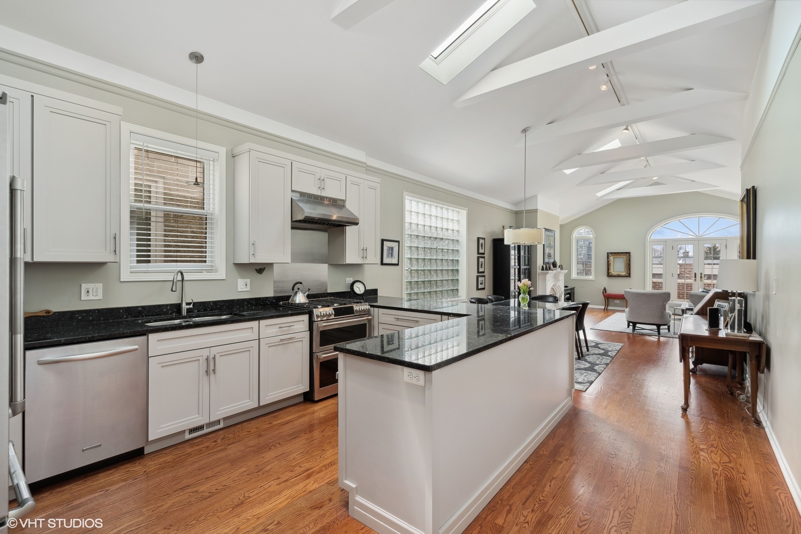 628 W WRIGHTWOOD Avenue Unit: 5E