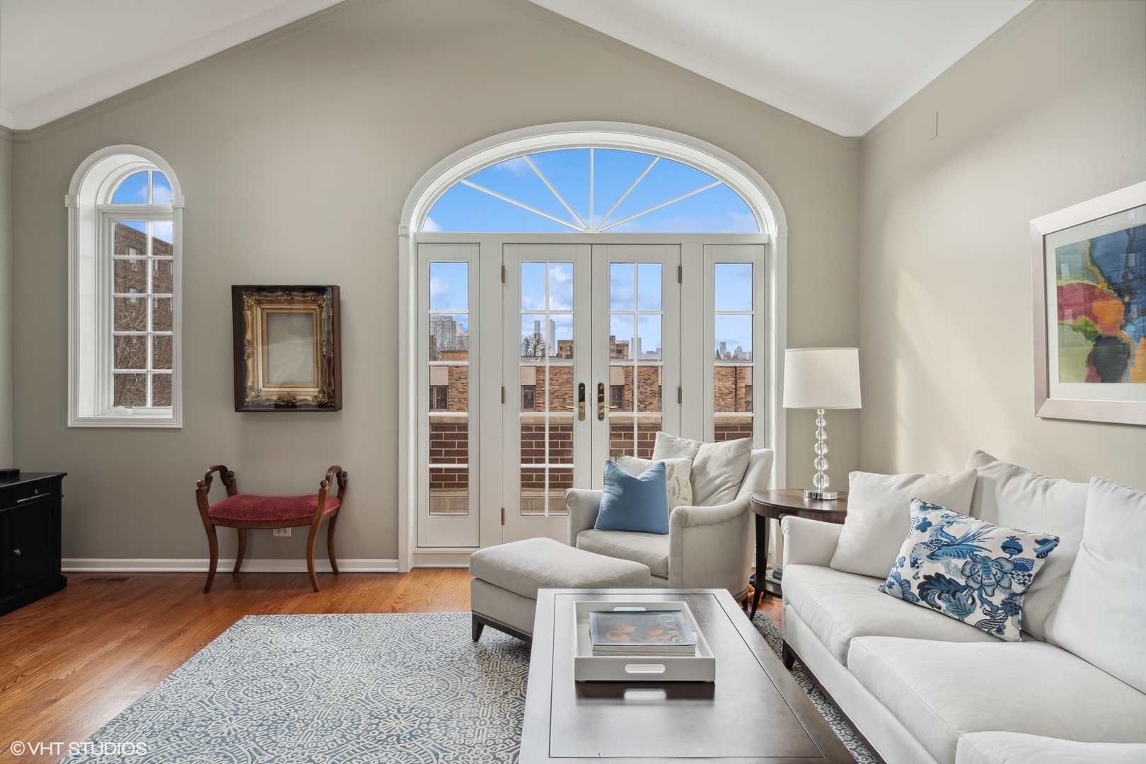 628 W WRIGHTWOOD Avenue Unit: 5E