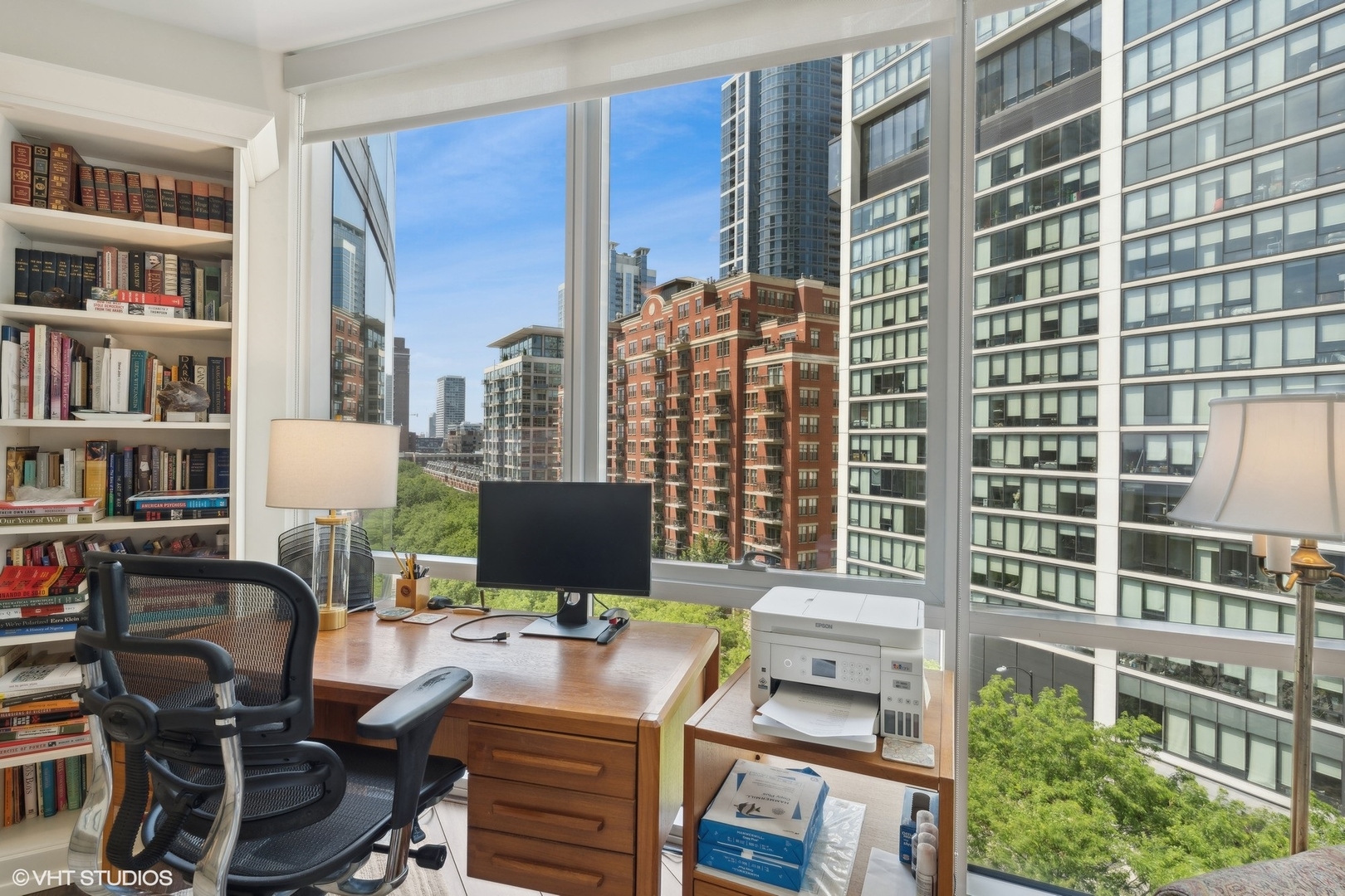 1201 S Prairie Avenue Unit: 701