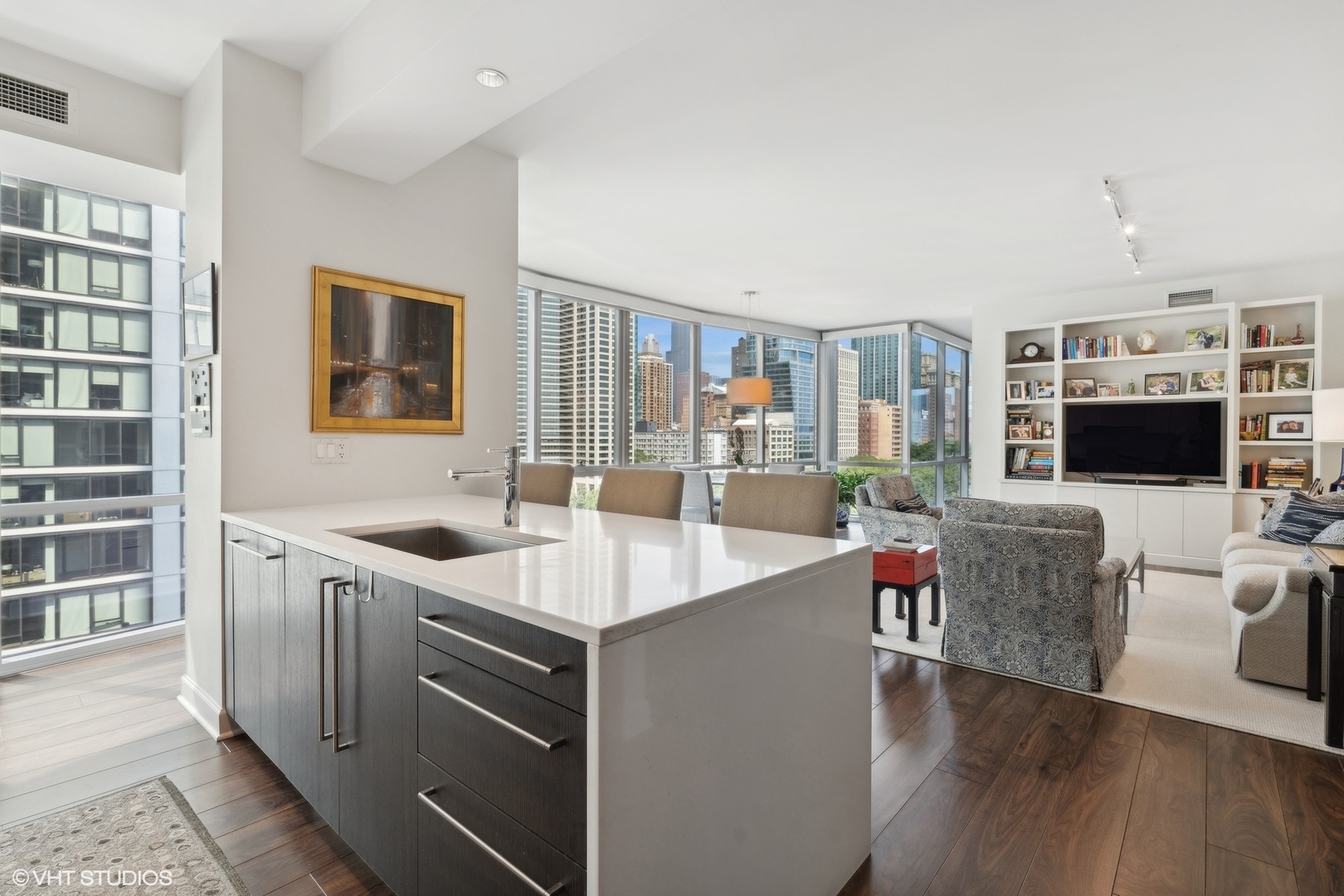 1201 S Prairie Avenue Unit: 701